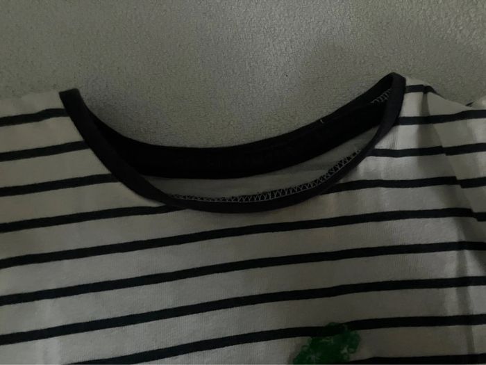 Tee shirt manches courtes rayés avec fraises - photo numéro 3