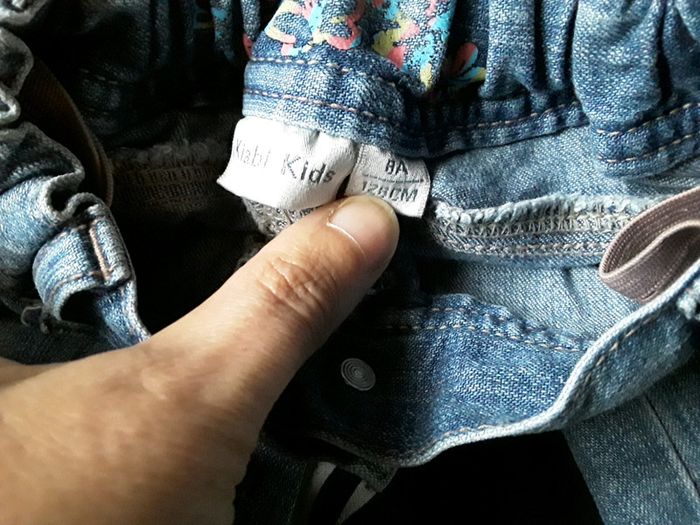 🔮 Pantalon Jean Papillon en 8 ans 🔮 - photo numéro 2