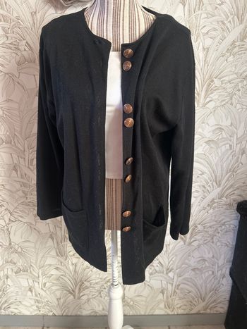 Gilet noir boutons