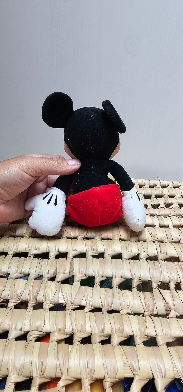 Petite peluche Mickey Disney - photo numéro 2