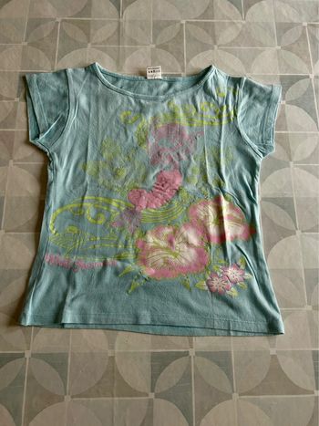 T shirt fille - 8 ans - en très bon état