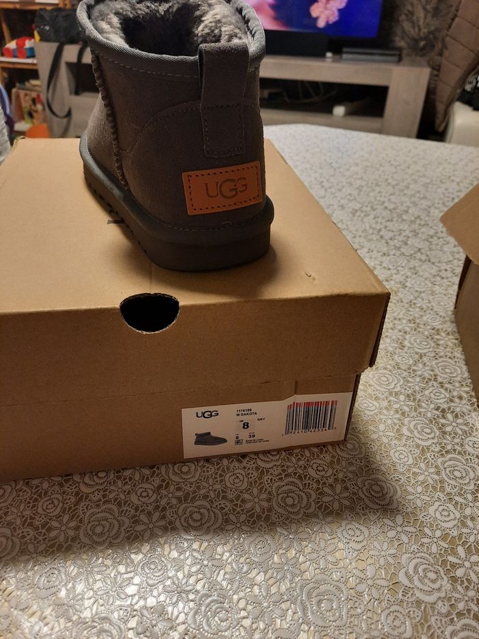 Paire de UGG - photo numéro 4