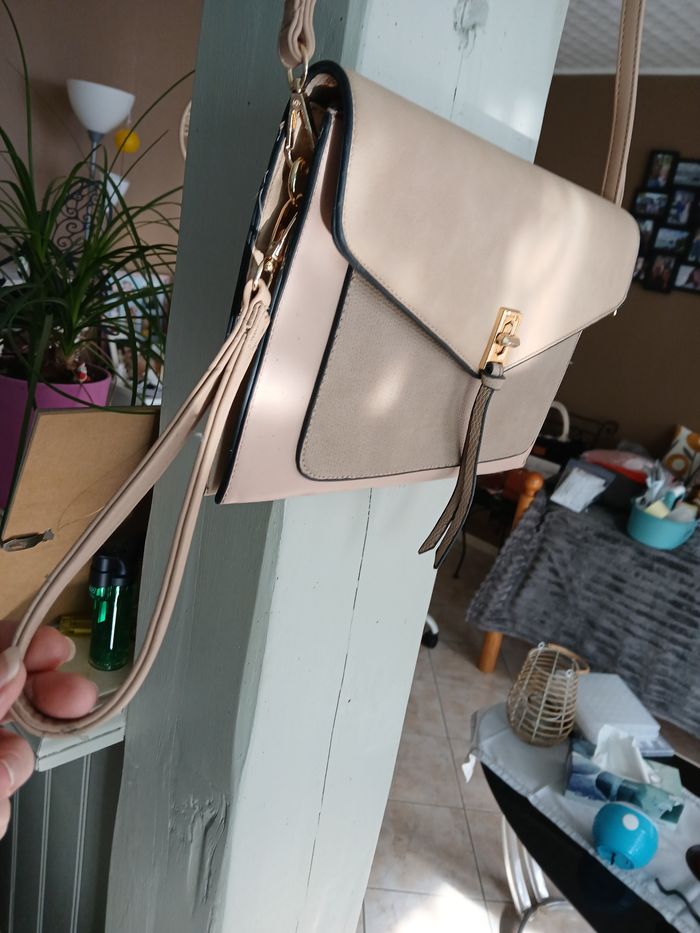Sac à main ou pochette. - photo numéro 3