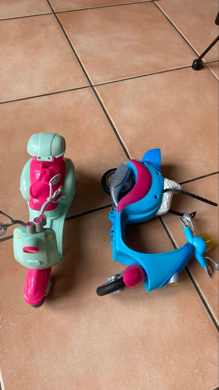 Lot de scooters barbie - photo numéro 2
