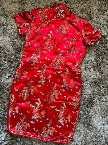 Robe asiatique rouge