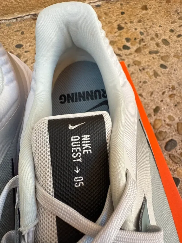 Nike Quest 5 – Running & Lifestyle | Neuves | Taille 46 | Coloris Photon Dust - photo numéro 10