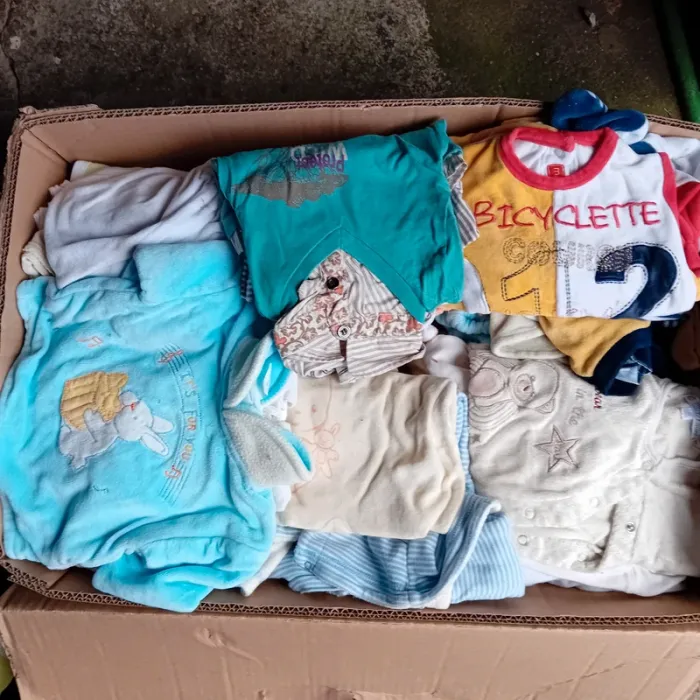 Lot vêtements 1 mois et gigoteuse - photo numéro 2