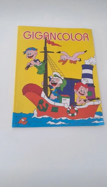 A donner dans un lot : cahier de coloriage