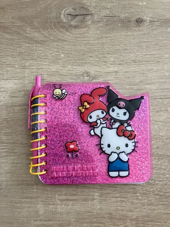 Petit cahier carnet de notes hello kitty avec stylo