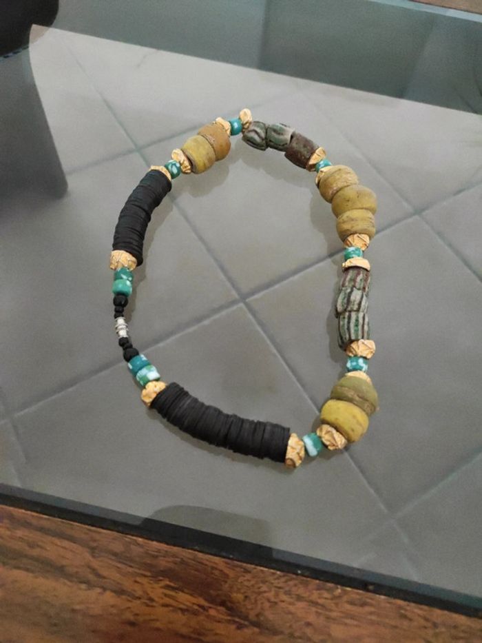 Collier  (P)