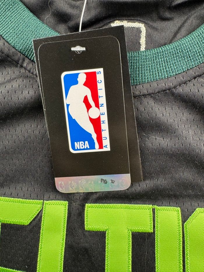 Maillot NBA Boston Celtics Jayson Tatum #0 – City Edition Noir/Vert – Taille L – Neuf avec étiquettes - photo numéro 3