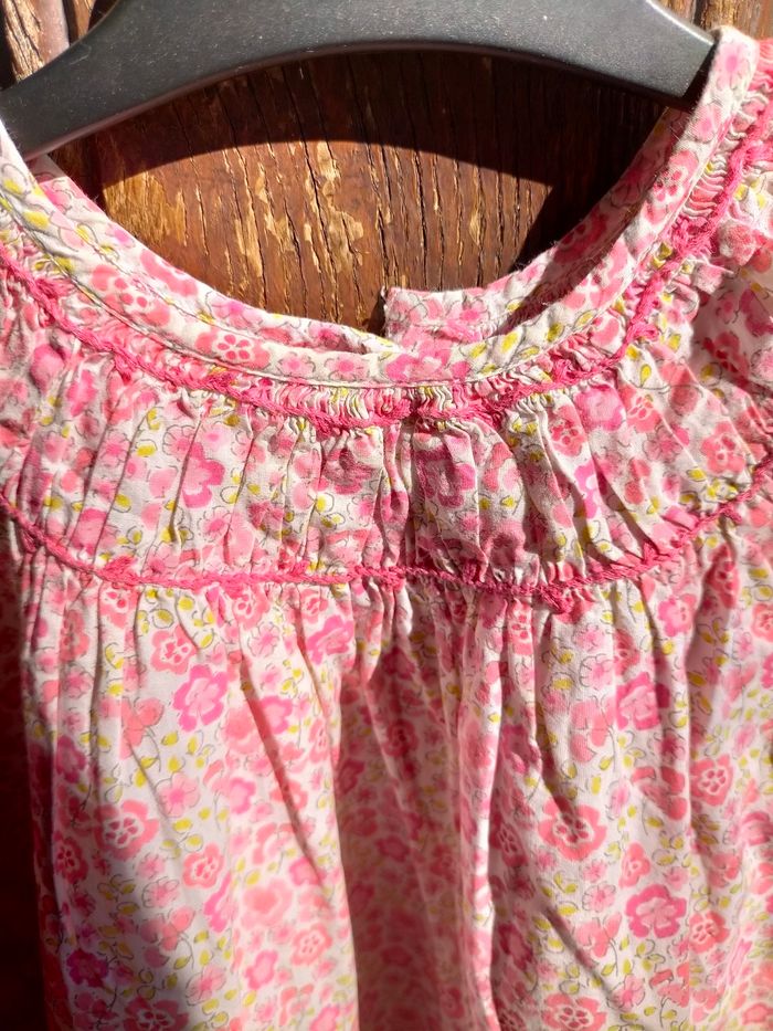 Superbe robe fleurie 4 ans - photo numéro 2