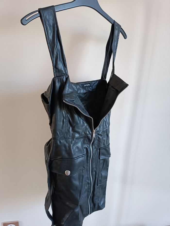 Robe noire en similicuir L - photo numéro 3