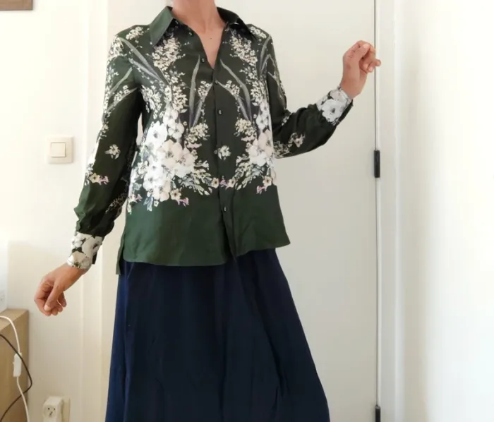 Belle chemise Massimo Dutti vert bouteille motifs fleurs 38