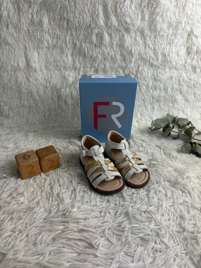 Paire de sandales Franco Romagnoli taille 22