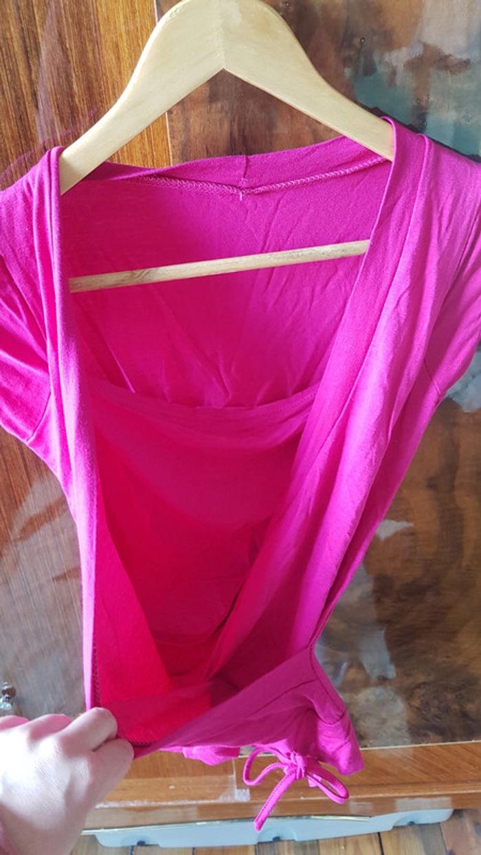 Tee shirt caché coeur rose fuschia - photo numéro 2