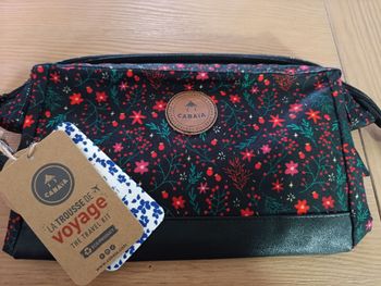 Trousse de toilette edition limitée Noël 2023