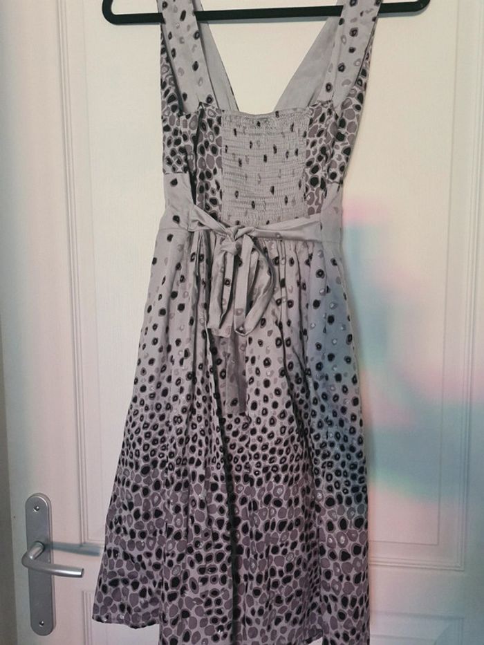 Robe imprimée gris et scintillante - photo numéro 5