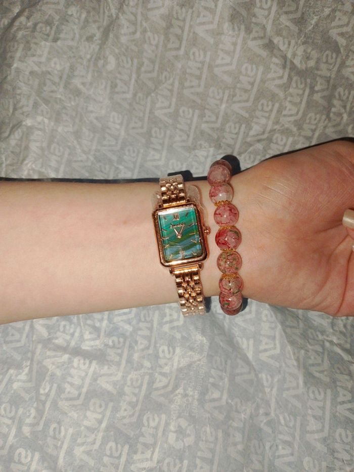 Tres belle montre rosegold  femme avec bracelet en perles de verre - photo numéro 3
