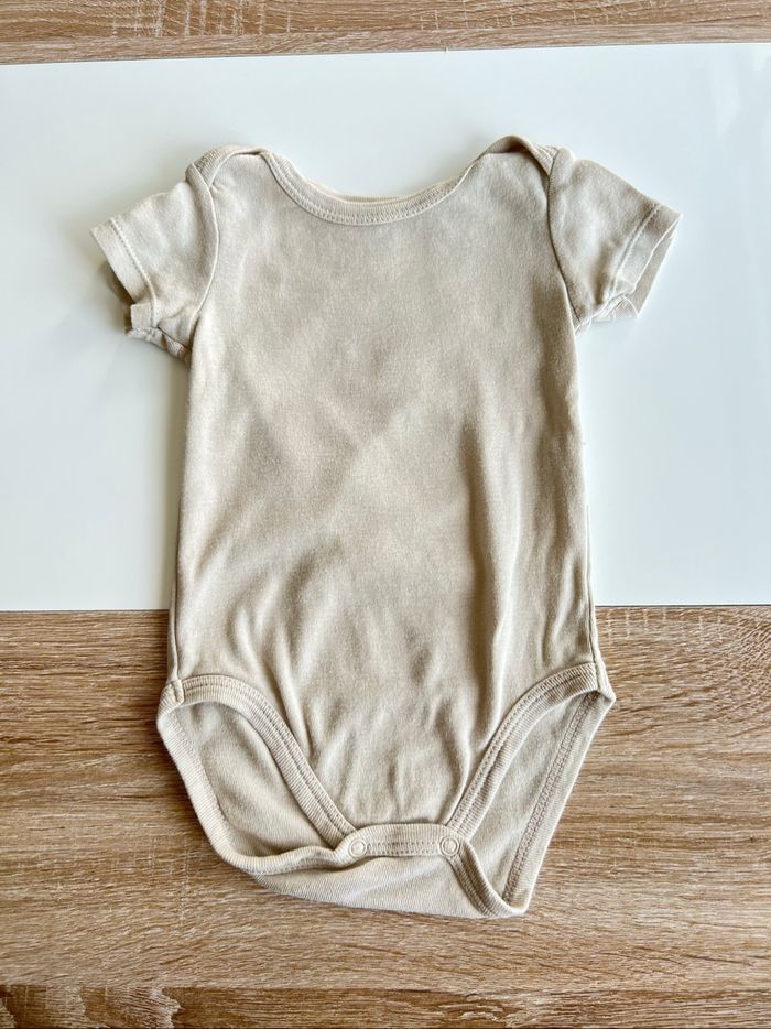 Lot bodies manches courtes fille 12 mois - photo numéro 6