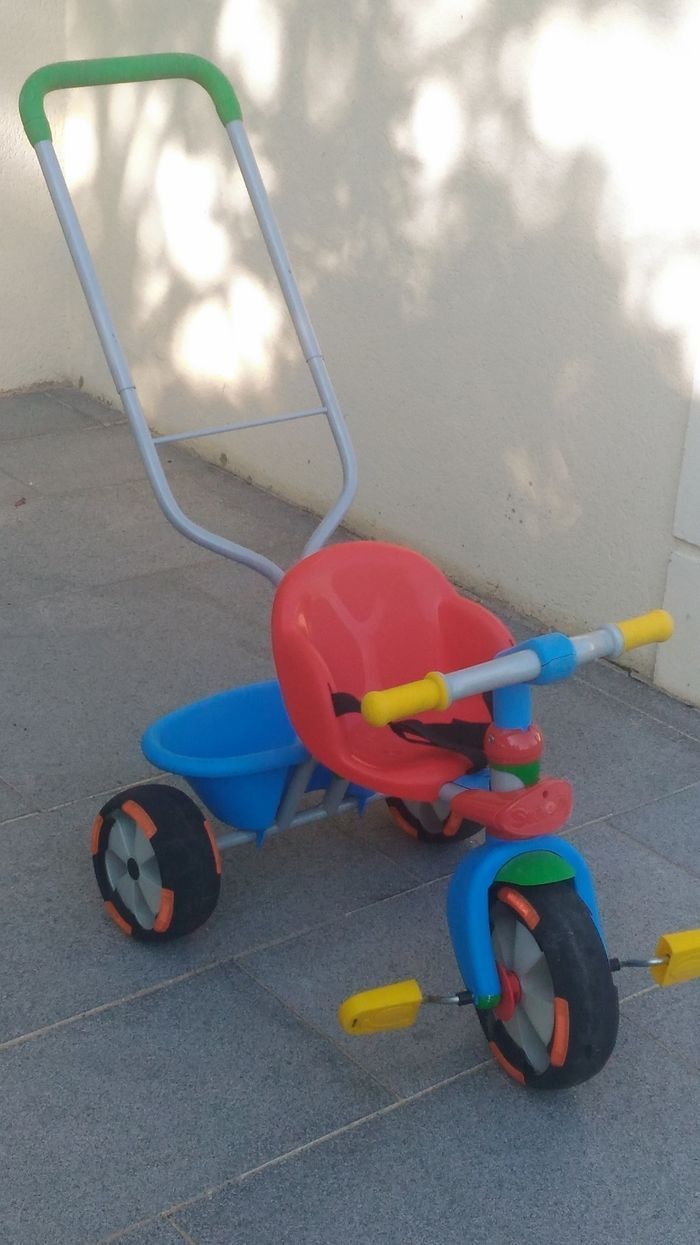 Tricycle Smoby + jeu de pétanque - photo numéro 2