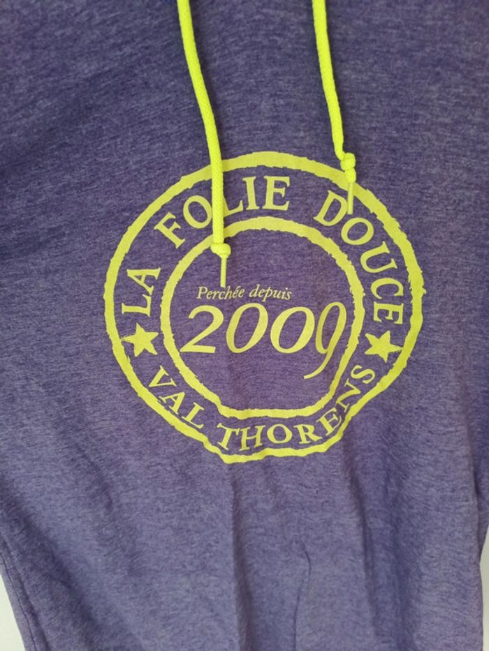 T-shirt manches longues la Folie Douce avec son cordon porte clés - photo numéro 3
