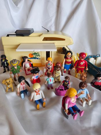 Camping car et playmobil 