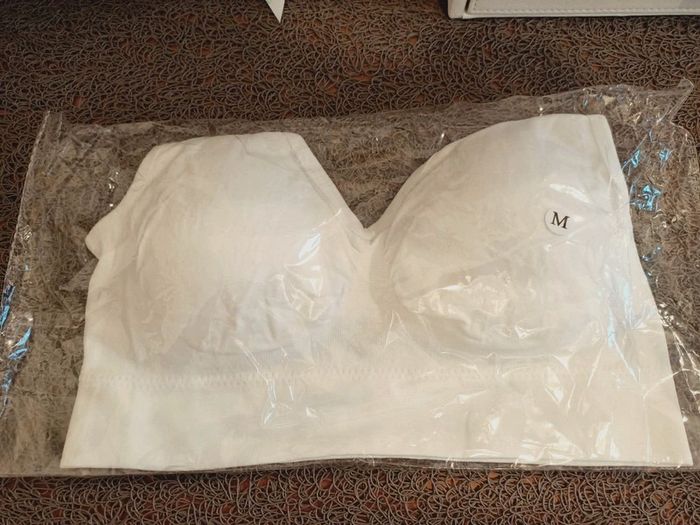 Lot de 3 brassières neuves - photo numéro 2