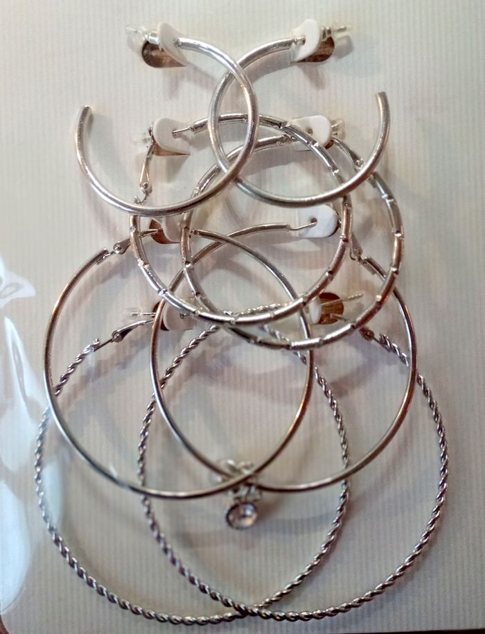 Lot de 4 paires de créoles Neuves - photo numéro 2