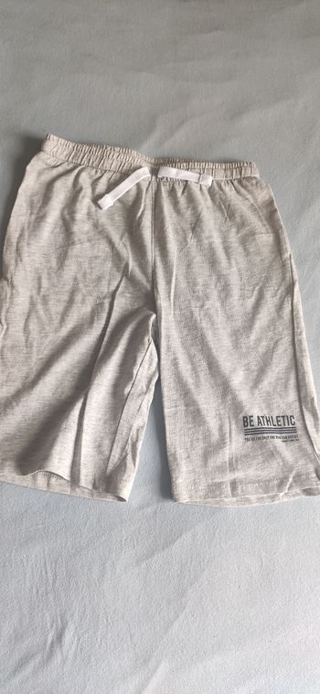 Short léger garçon 8 an neuf