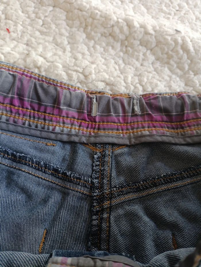 Short en jean bleu brut clouté vintage cute clous dorés revers - photo numéro 5