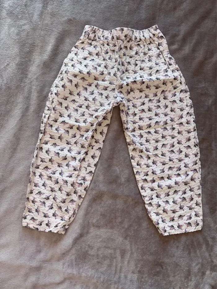 Pantalon fille Zara taille 6 ans fleuri en très bon état. - photo numéro 7