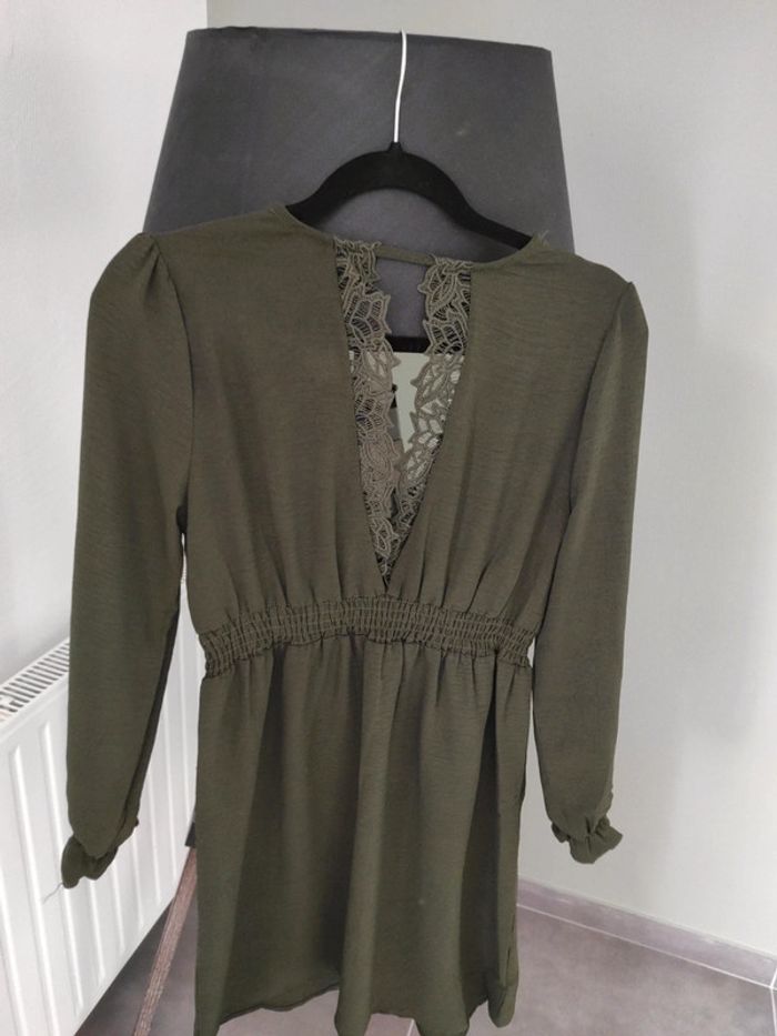 Robe 👗 kaki dentelle décolleté taille S - photo numéro 15