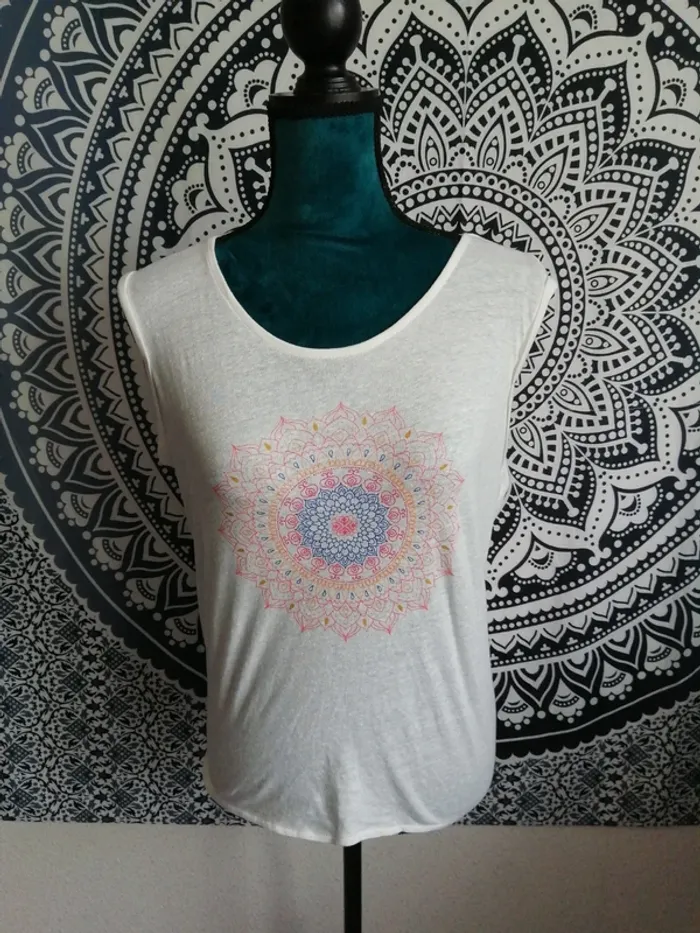 Haut blanc imprimé rosace mandala ouvert dans le dos / roxy / (M) - photo numéro 2