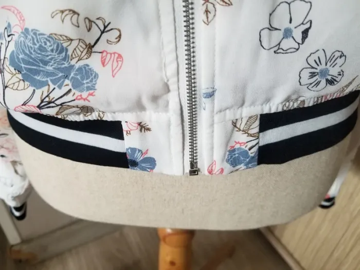 Veste légère fleuri. - photo numéro 3