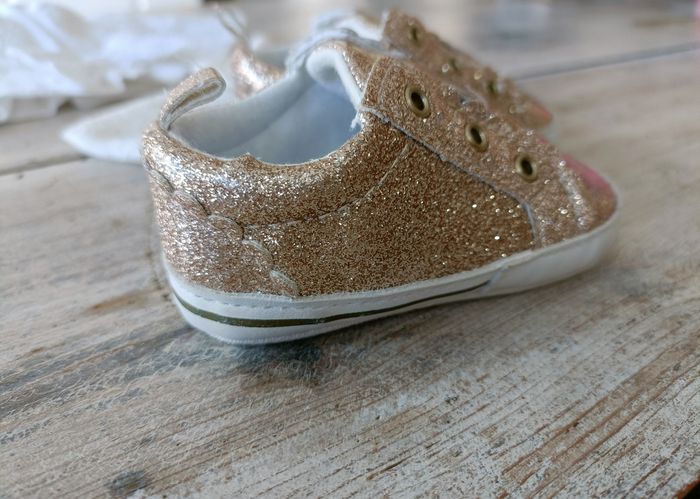 Chaussures, bandeau et chapeau - photo numéro 3