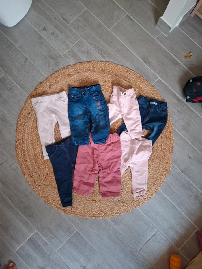 Lots de 7 jeans pantalons taille 6 mois