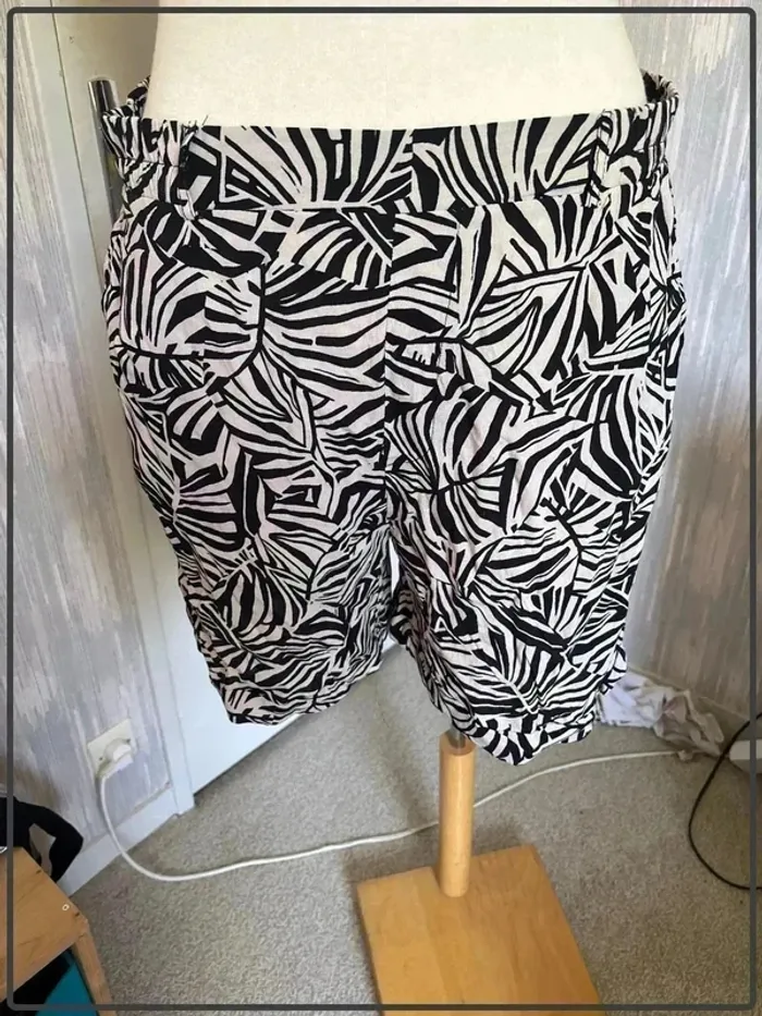 Short Armand thiery taille 42 *
