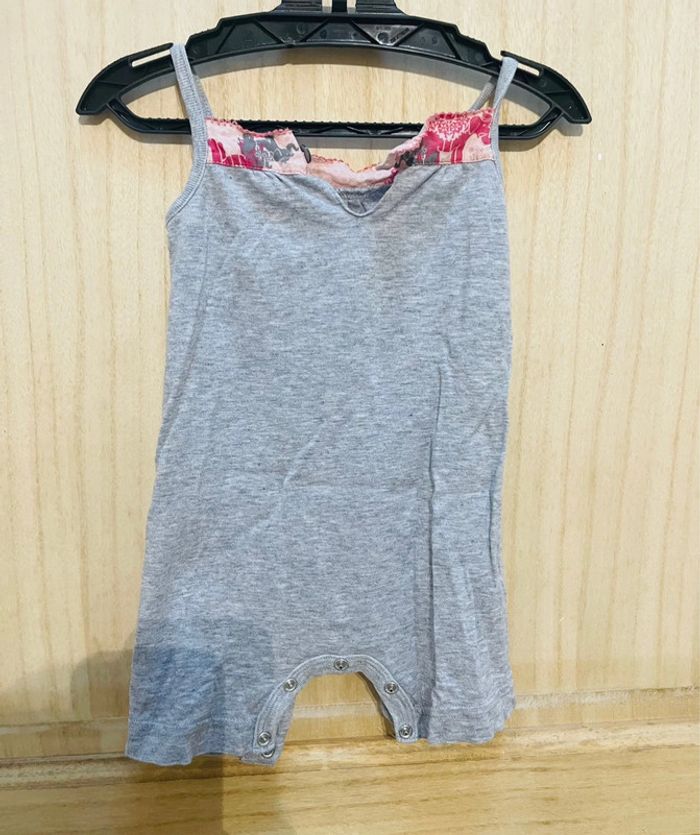 Barboteuse, combi short grise petit bateau - 6 mois - photo numéro 3