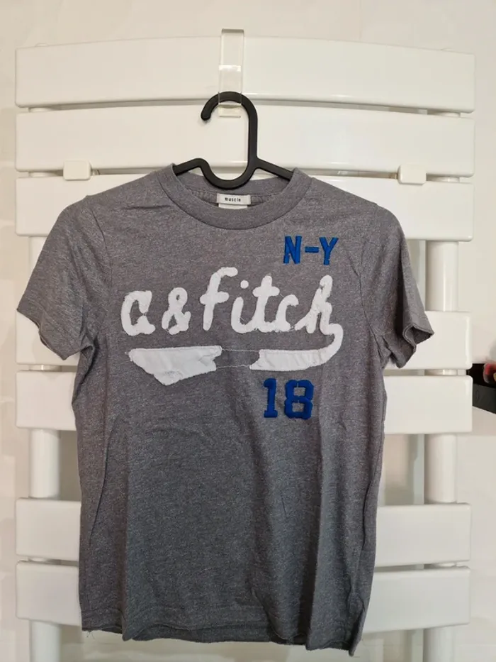 tee-shirt gris Abercrombie Kids