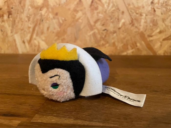 Tsum Tsum officiel Disney Parks La méchante reine dans Blanche neige et les 7 nains