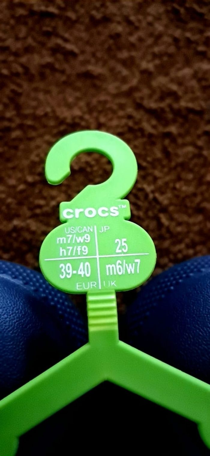 Crocs fourrées neuves bleu marine 39/40 - photo numéro 3
