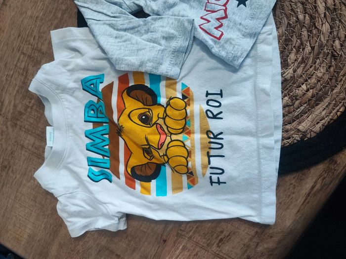 Lot tee shirt roi lion Mickey 3mois - photo numéro 2