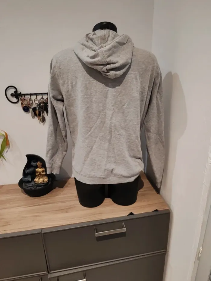 Sweat disney taille m - photo numéro 3