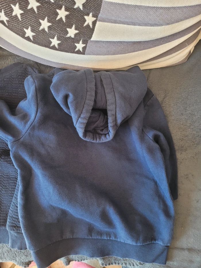Lot 2 sweats shirt 6 ans - photo numéro 3