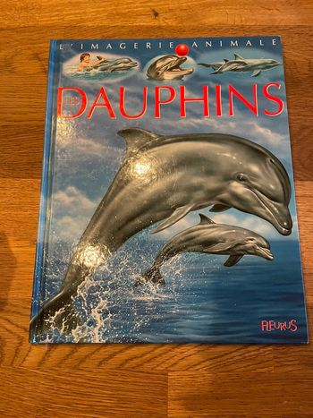 Livre La grande imagerie Les dauphins
