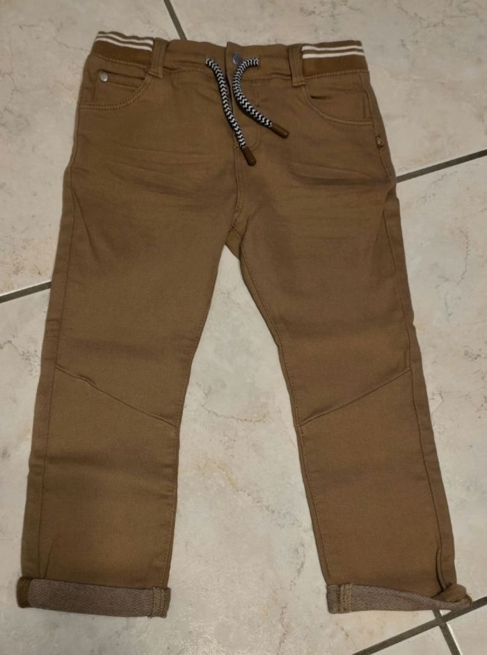 Neuf (non porté) 🏷💙 superbe jeans  3 ans garçon 💙🏷