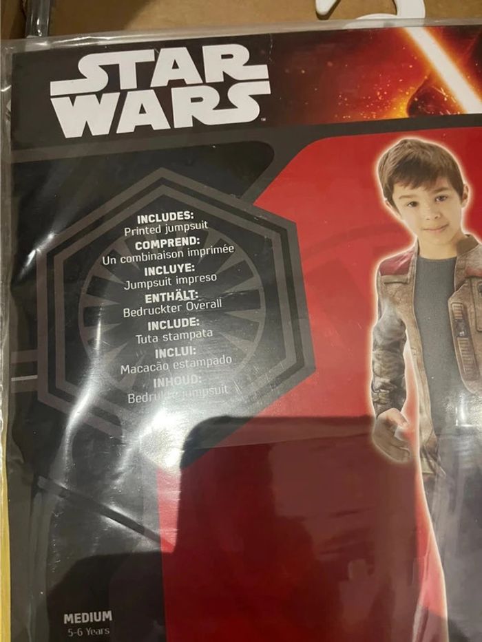 Énorme lot de 10 costumes Star Wars neufs enfant idéal revendeur - photo numéro 3