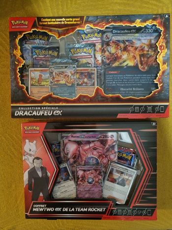 2 coffrets Pokemon Dracaufeu Ex et Mewtwo