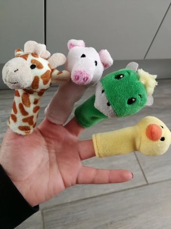 Peluches marionnettes animaux de doigts
